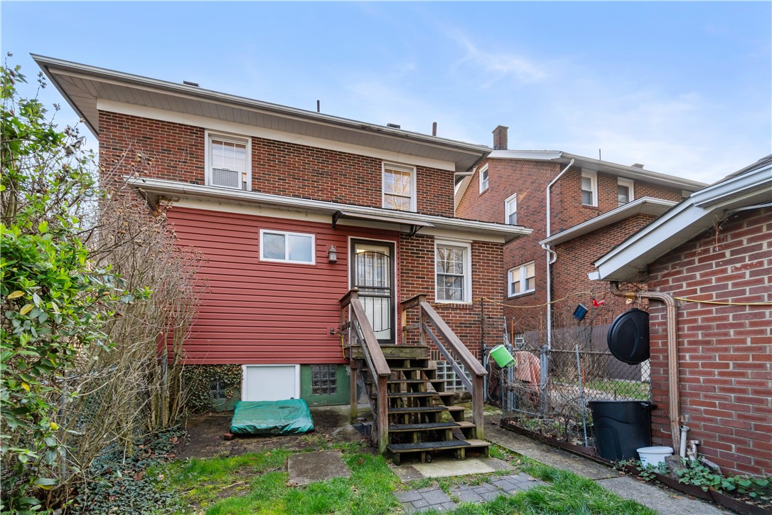 2121 DUQUESNE AVENUE