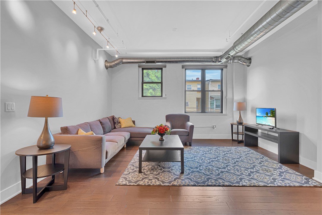 4041 LIBERTY AVENUE 300