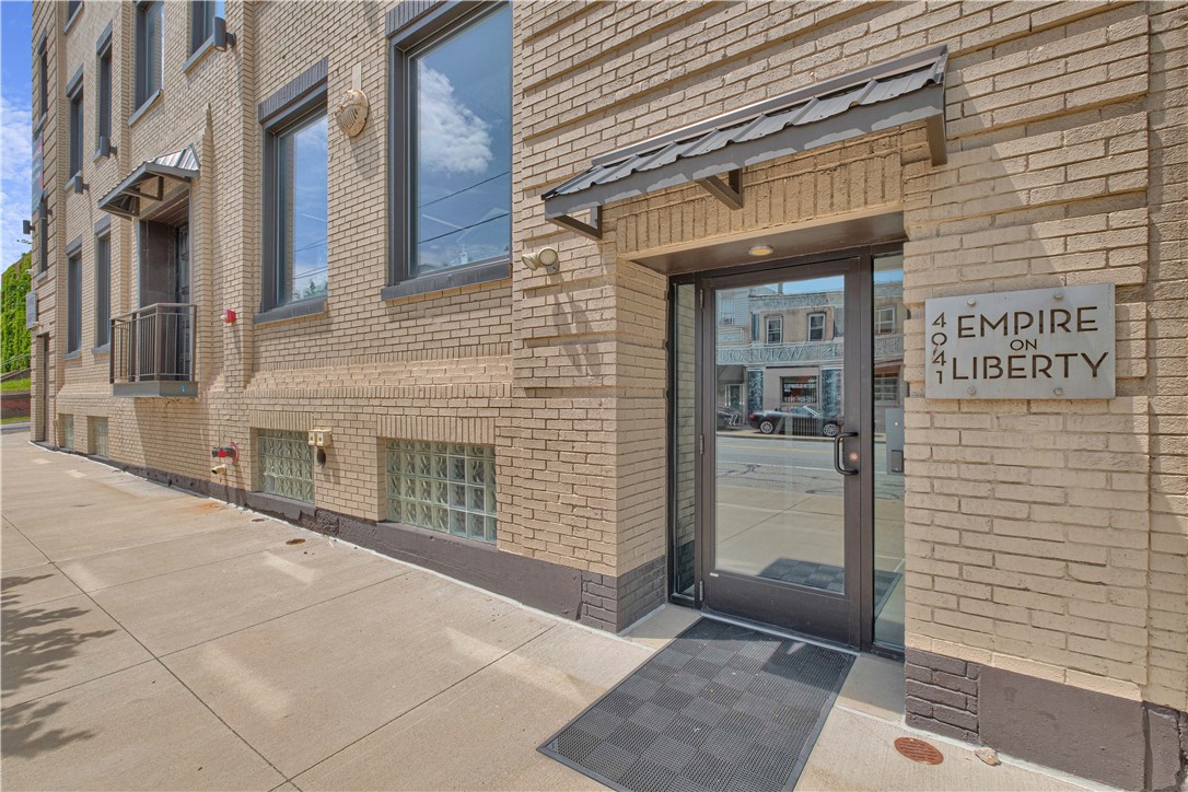 4041 LIBERTY AVENUE 300