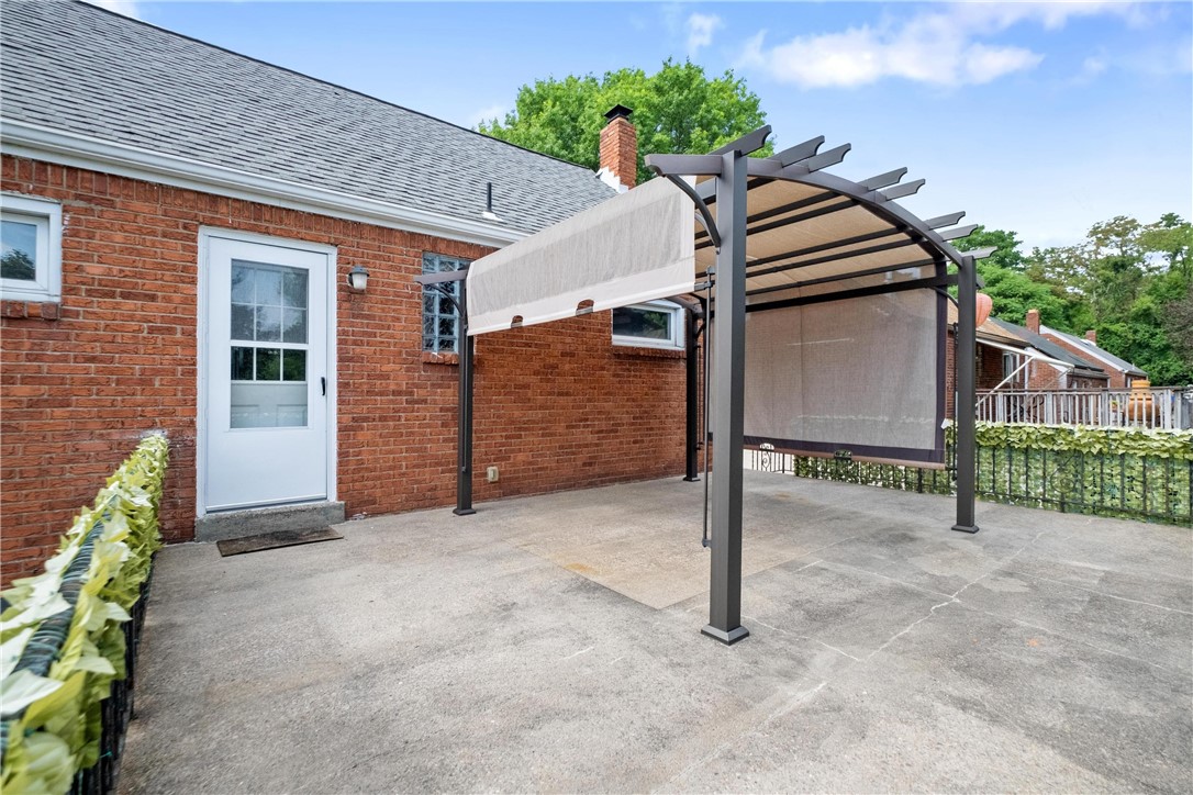 748 Edgewater Drive