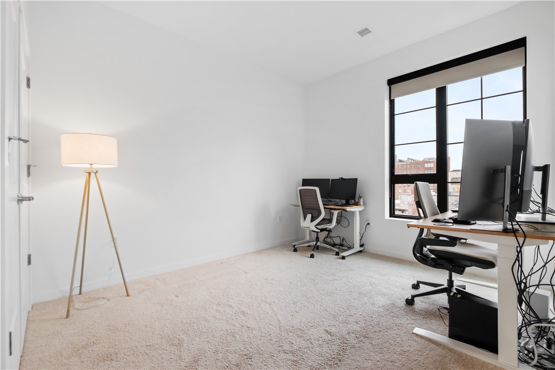 2635 Penn Ave. 318