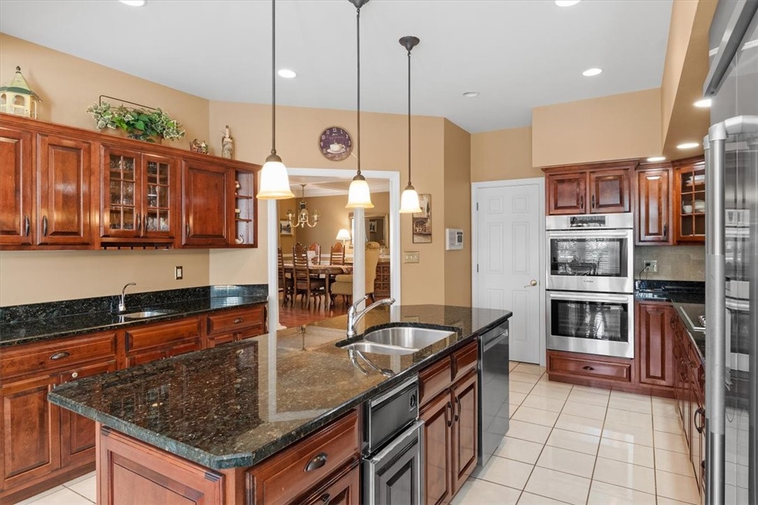 321 Williamsburg Ct