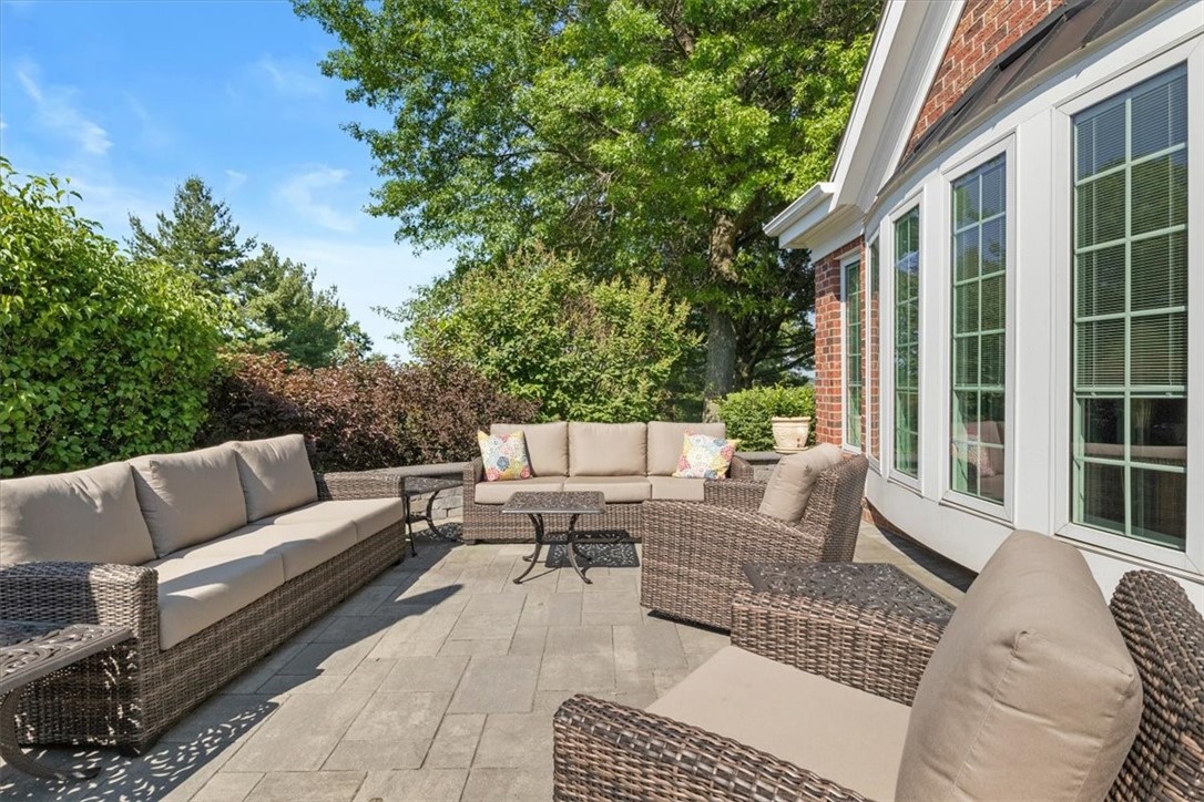 321 Williamsburg Ct