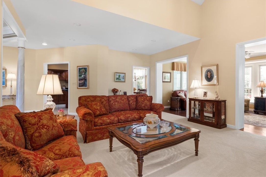 321 Williamsburg Ct