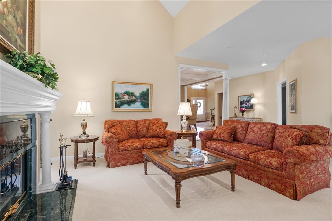 321 Williamsburg Ct