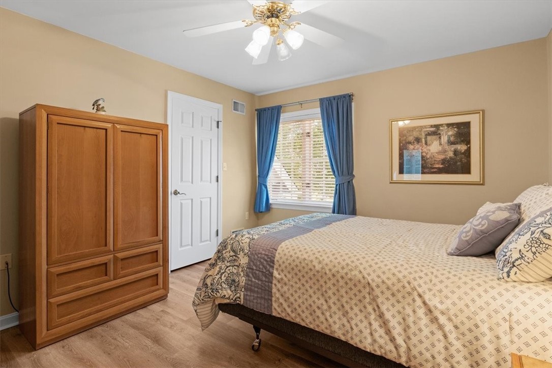 321 Williamsburg Ct