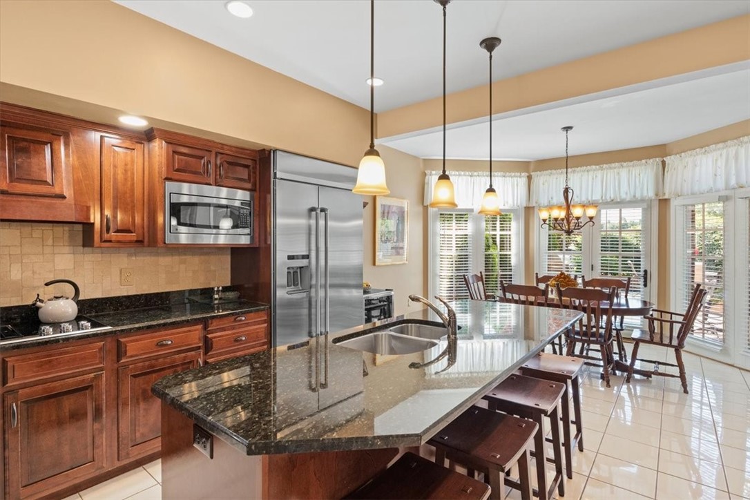 321 Williamsburg Ct