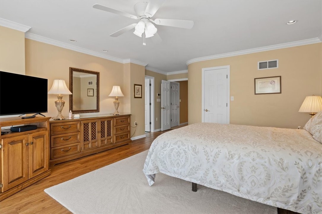 321 Williamsburg Ct