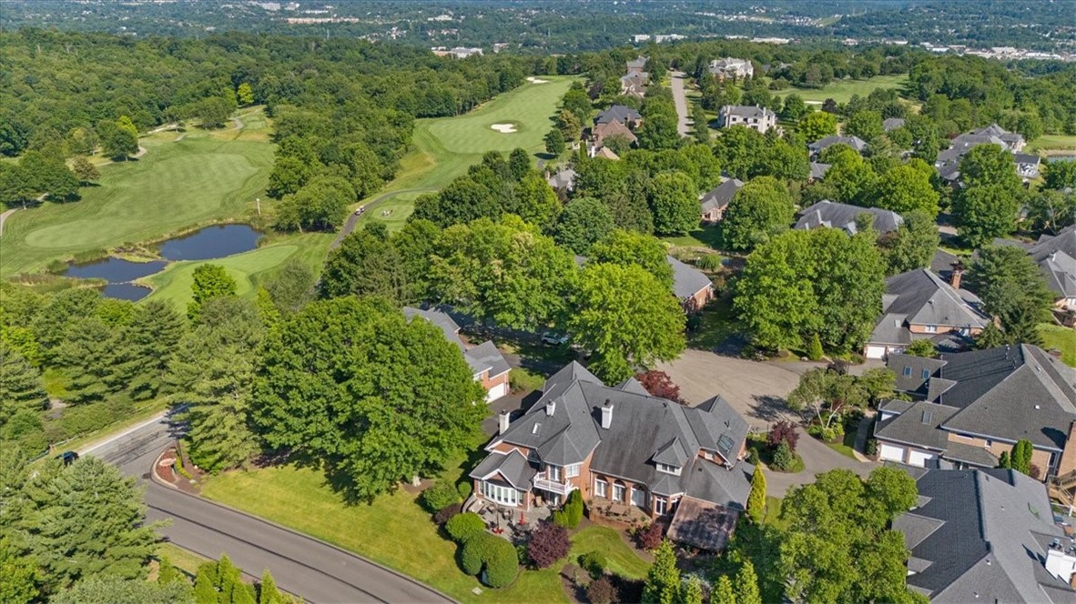 321 Williamsburg Ct