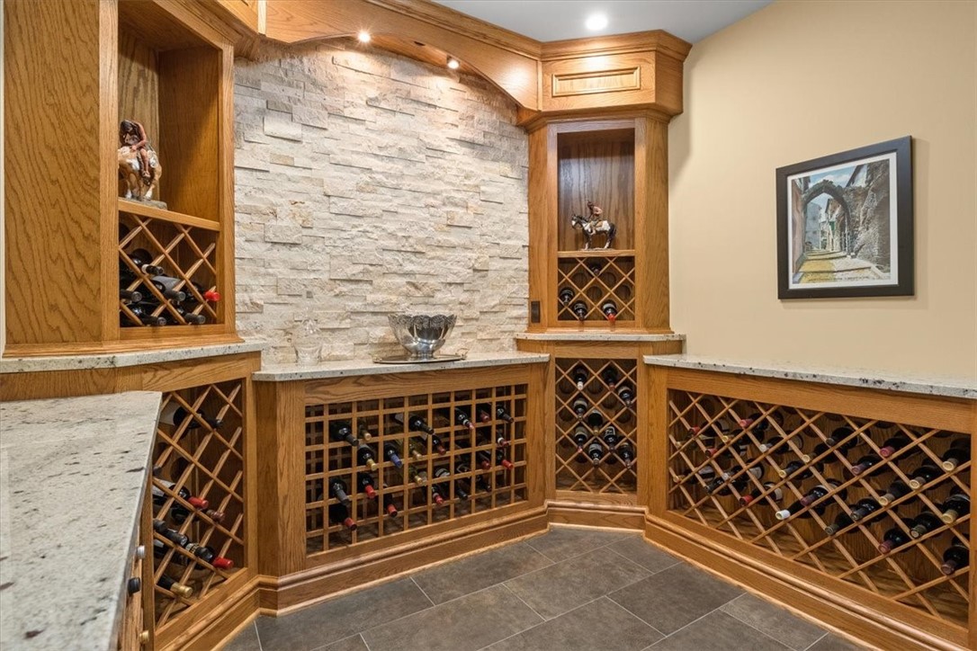 321 Williamsburg Ct