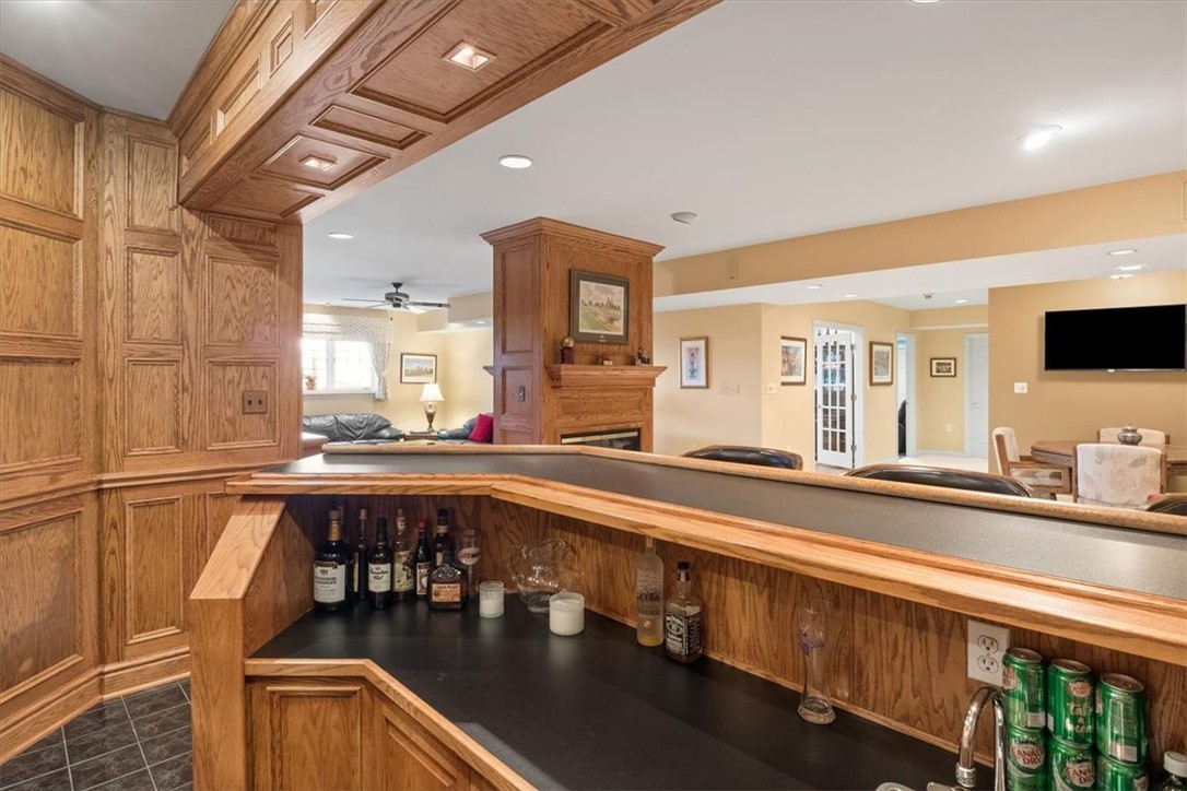 321 Williamsburg Ct