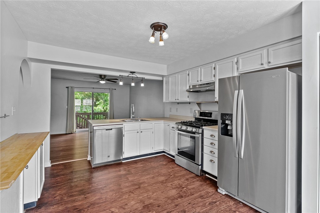 206 Mountain Dr