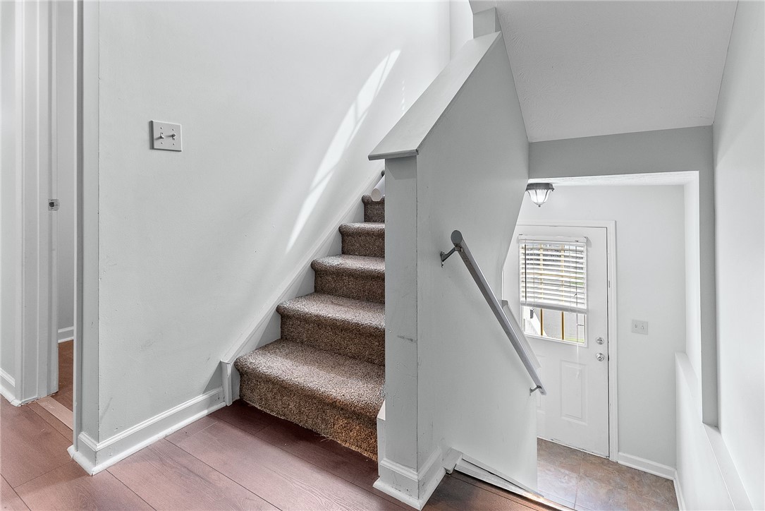206 Mountain Dr