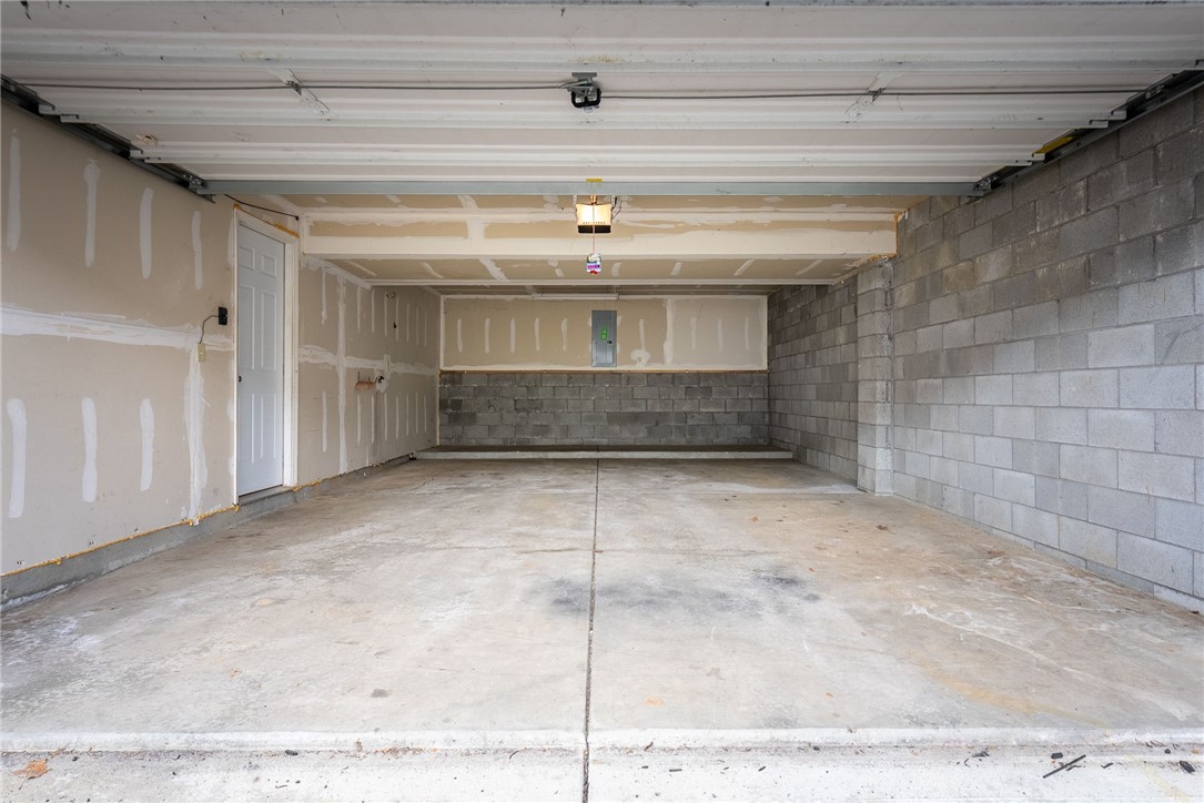 206 Mountain Dr