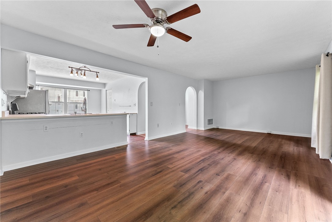 206 Mountain Dr