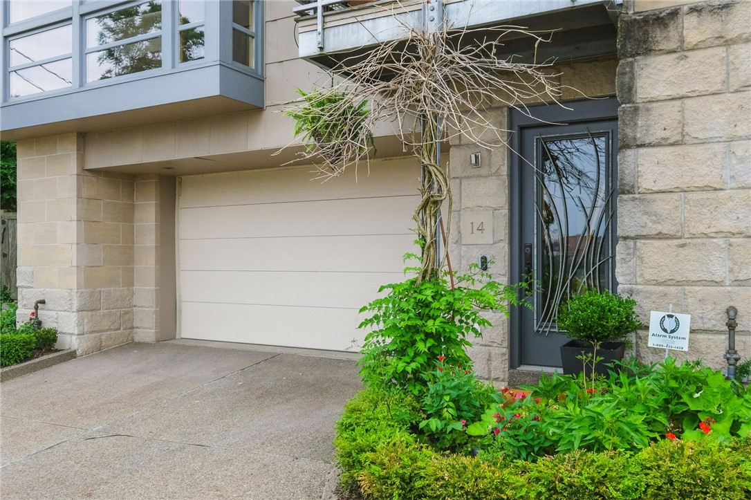 14 WINDOM HILL PLACE