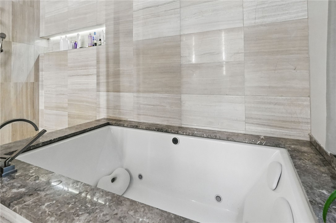 14 WINDOM HILL PLACE