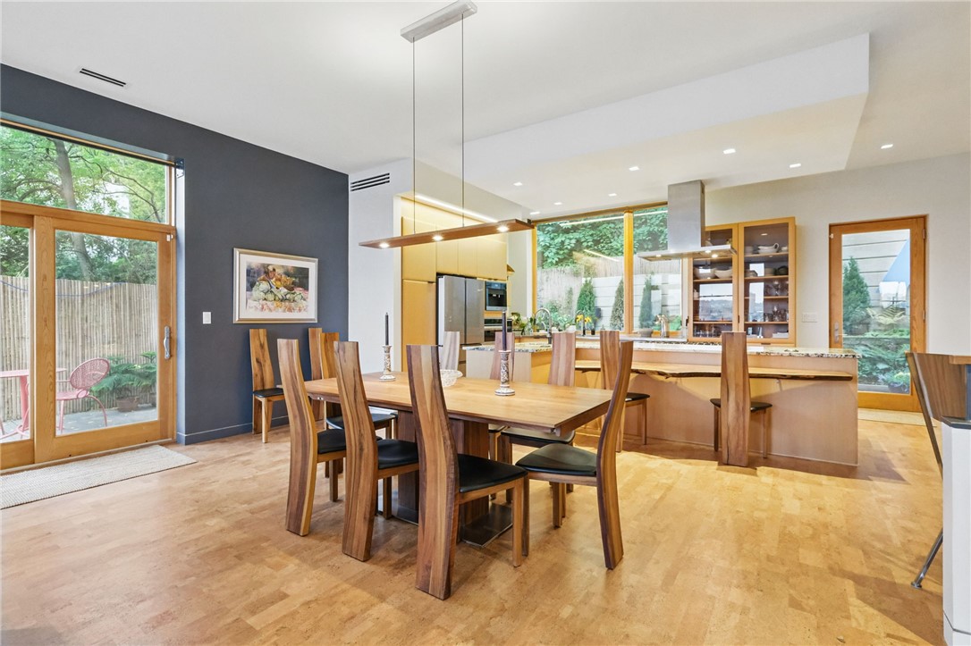 14 WINDOM HILL PLACE