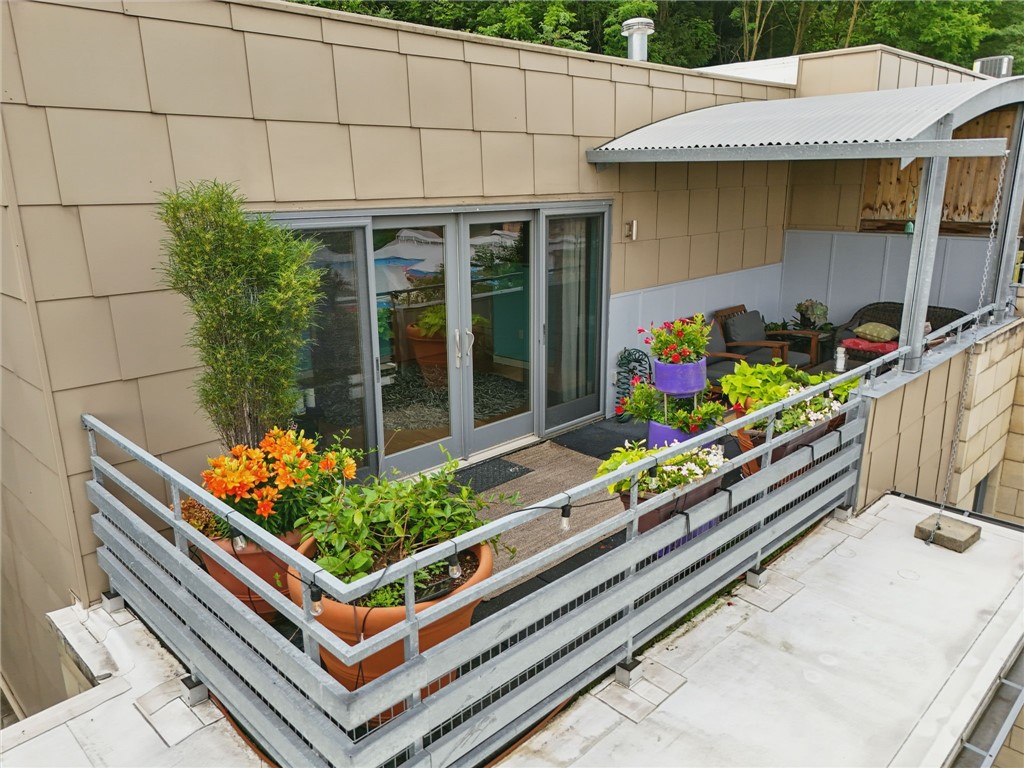 14 WINDOM HILL PLACE