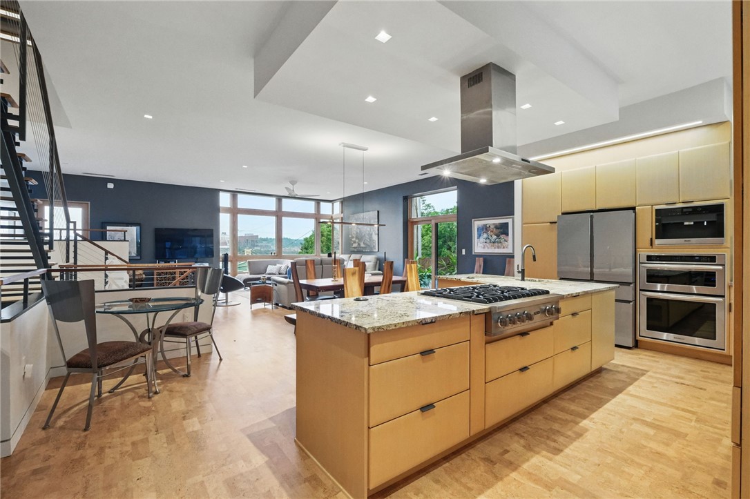 14 WINDOM HILL PLACE