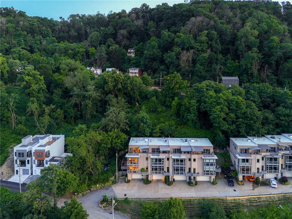 14 WINDOM HILL PLACE