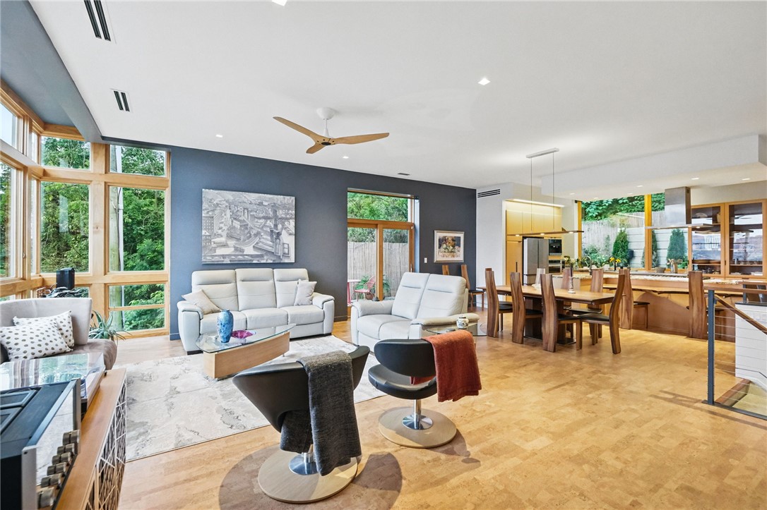 14 WINDOM HILL PLACE