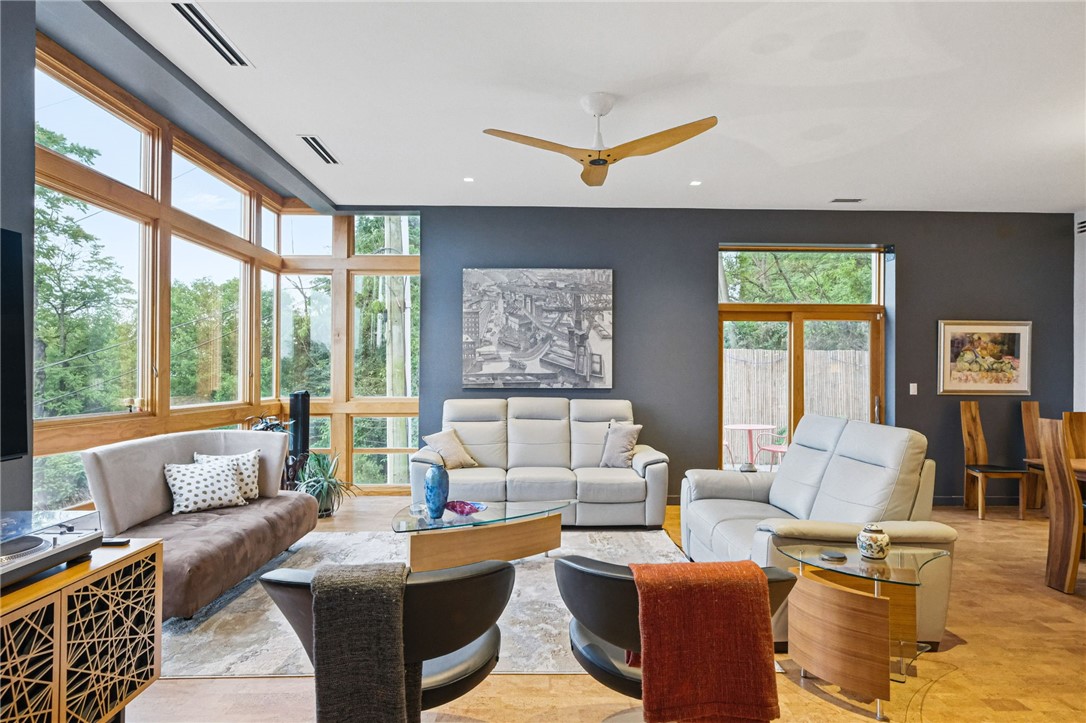 14 WINDOM HILL PLACE