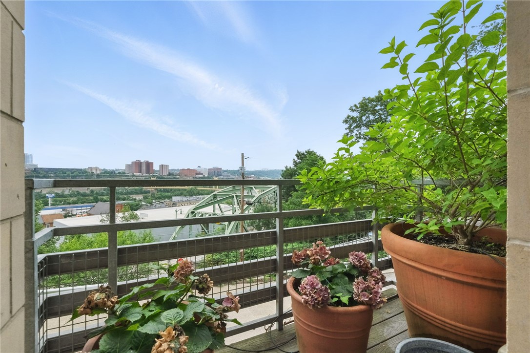 14 WINDOM HILL PLACE