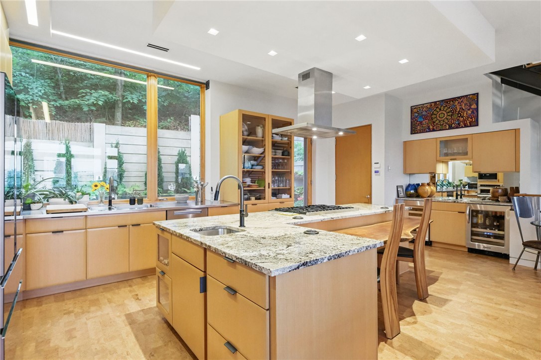 14 WINDOM HILL PLACE