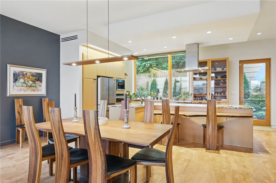 14 WINDOM HILL PLACE