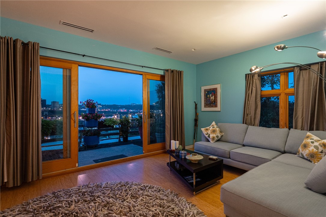 14 WINDOM HILL PLACE