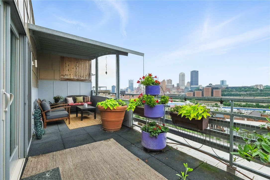 14 WINDOM HILL PLACE