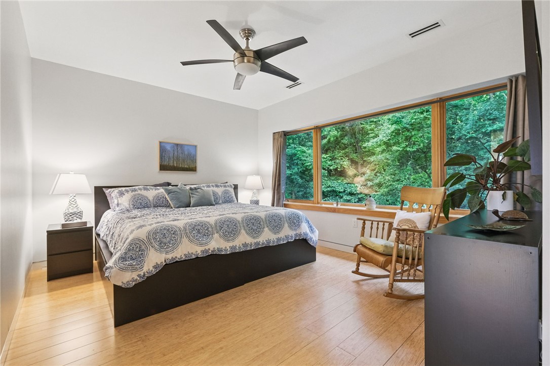 14 WINDOM HILL PLACE