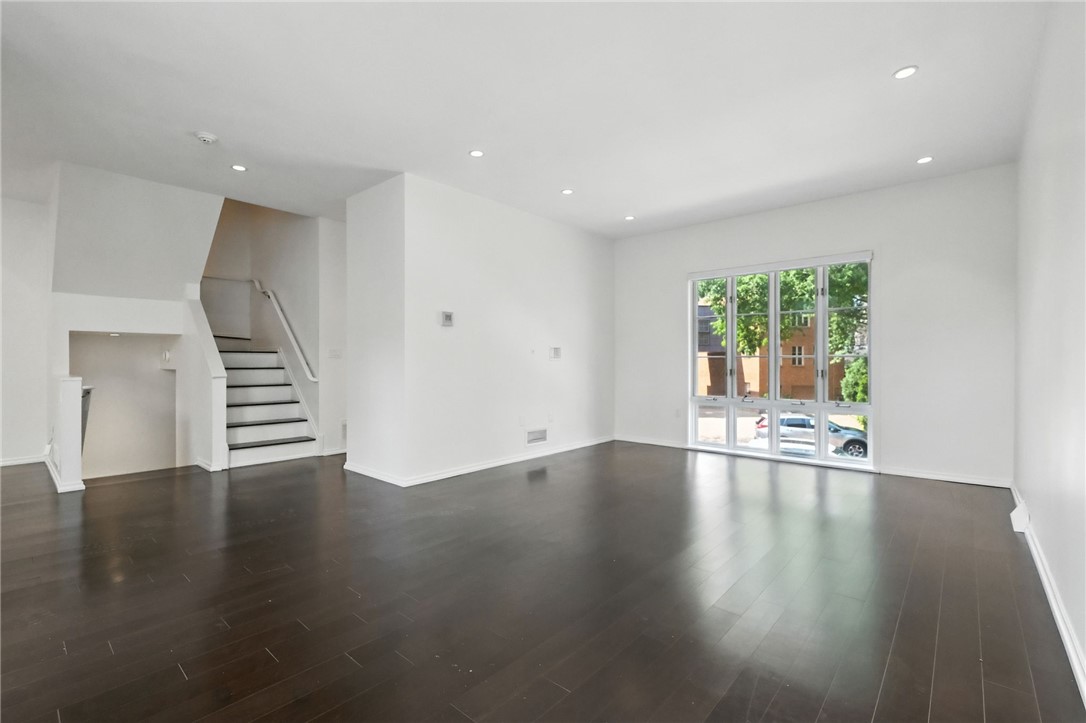 4700 Ellsworth Avenue 12