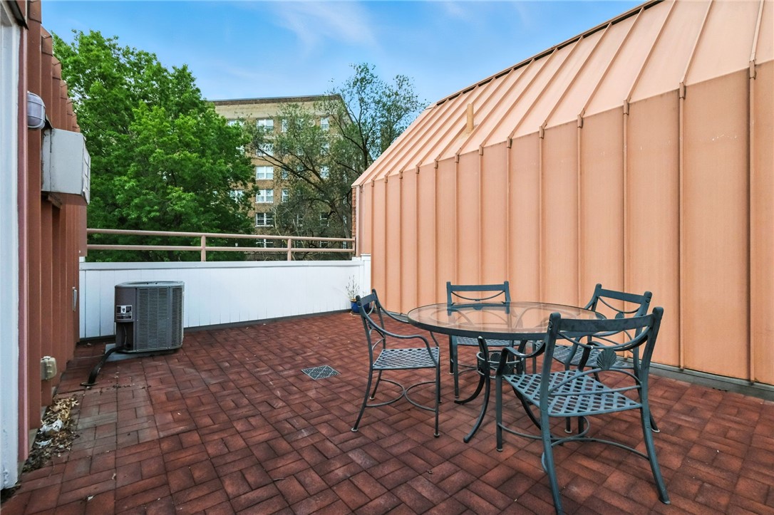 4700 Ellsworth Avenue 12