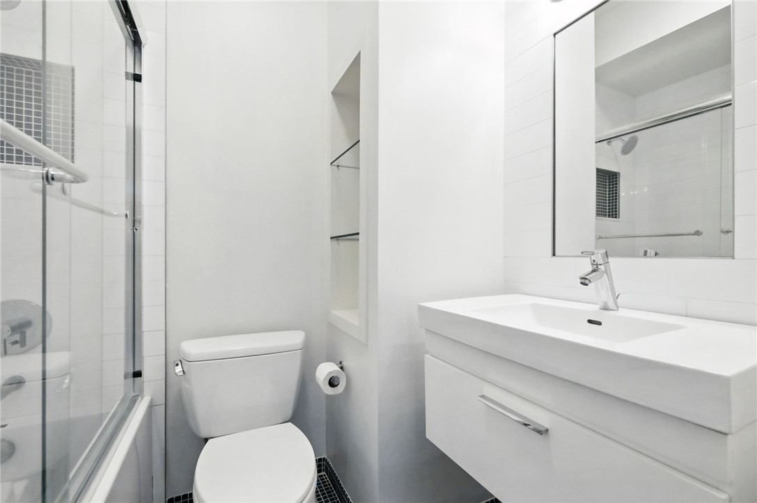 4700 Ellsworth Avenue 12