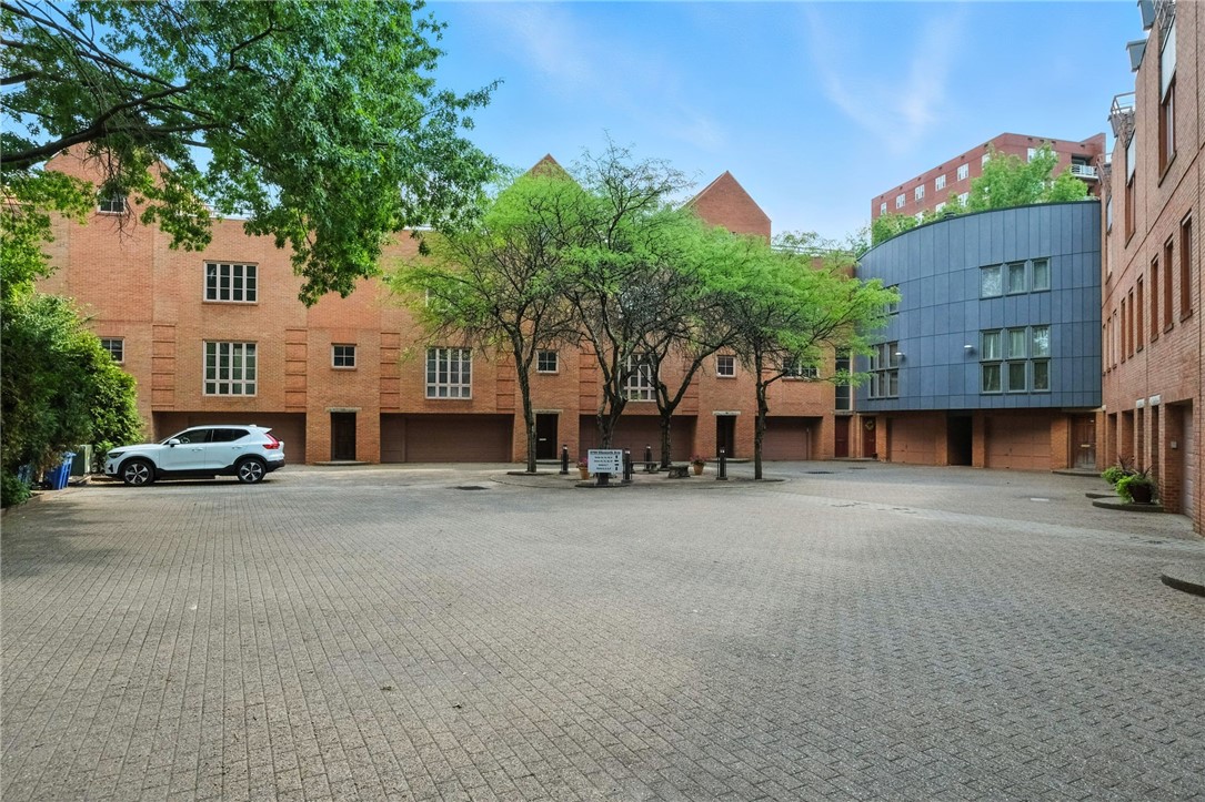 4700 Ellsworth Avenue 12