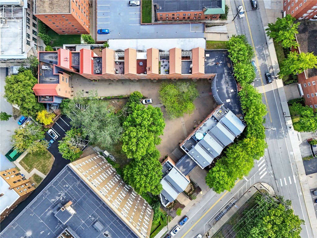 4700 Ellsworth Avenue 12