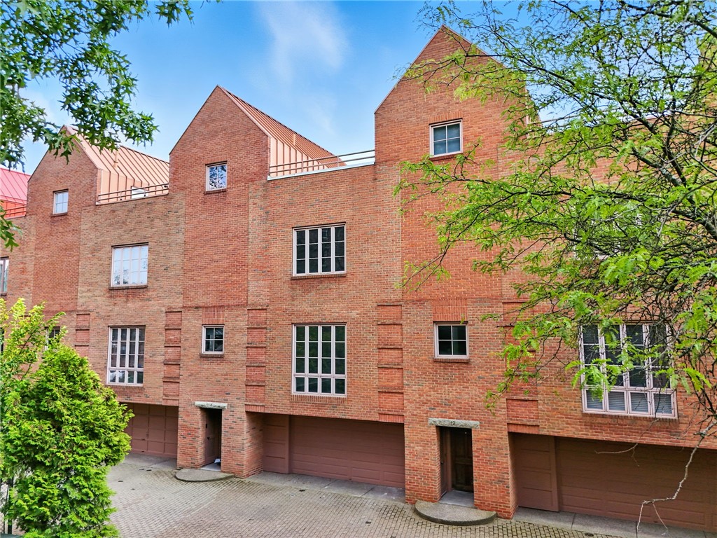 4700 Ellsworth Avenue 12