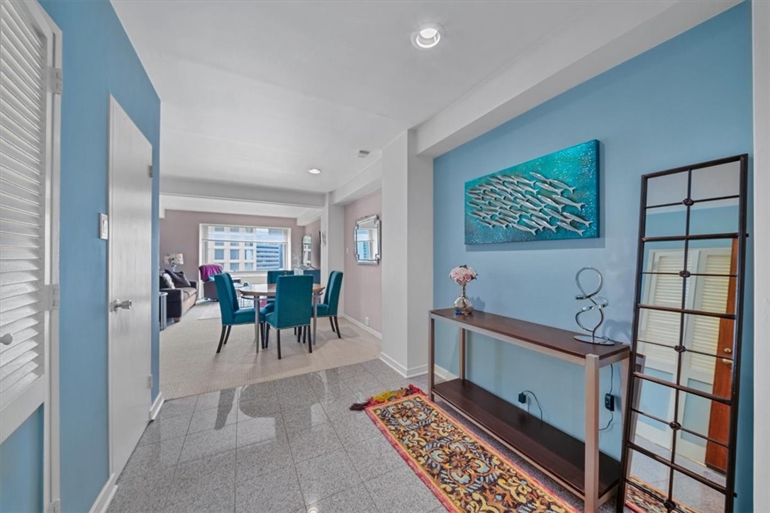 320 Fort Duquesne Blvd. 16B