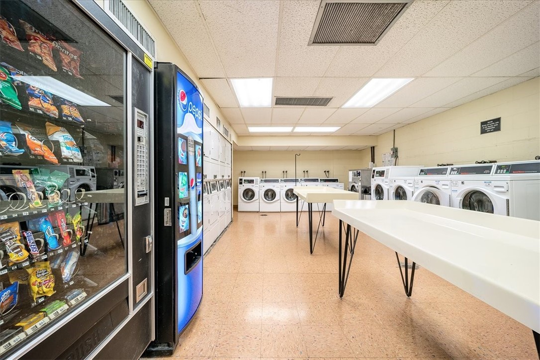 320 Fort Duquesne Blvd. 16B