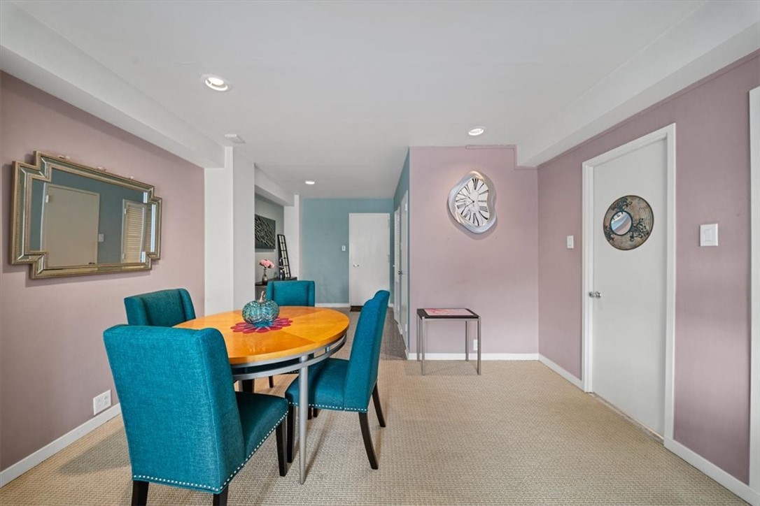 320 Fort Duquesne Blvd. 16B