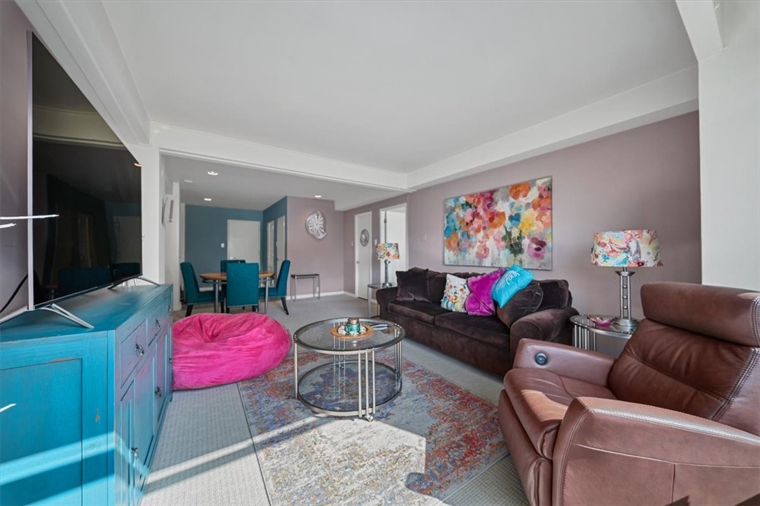 320 Fort Duquesne Blvd. 16B