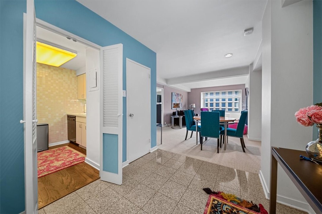 320 Fort Duquesne Blvd. 16B