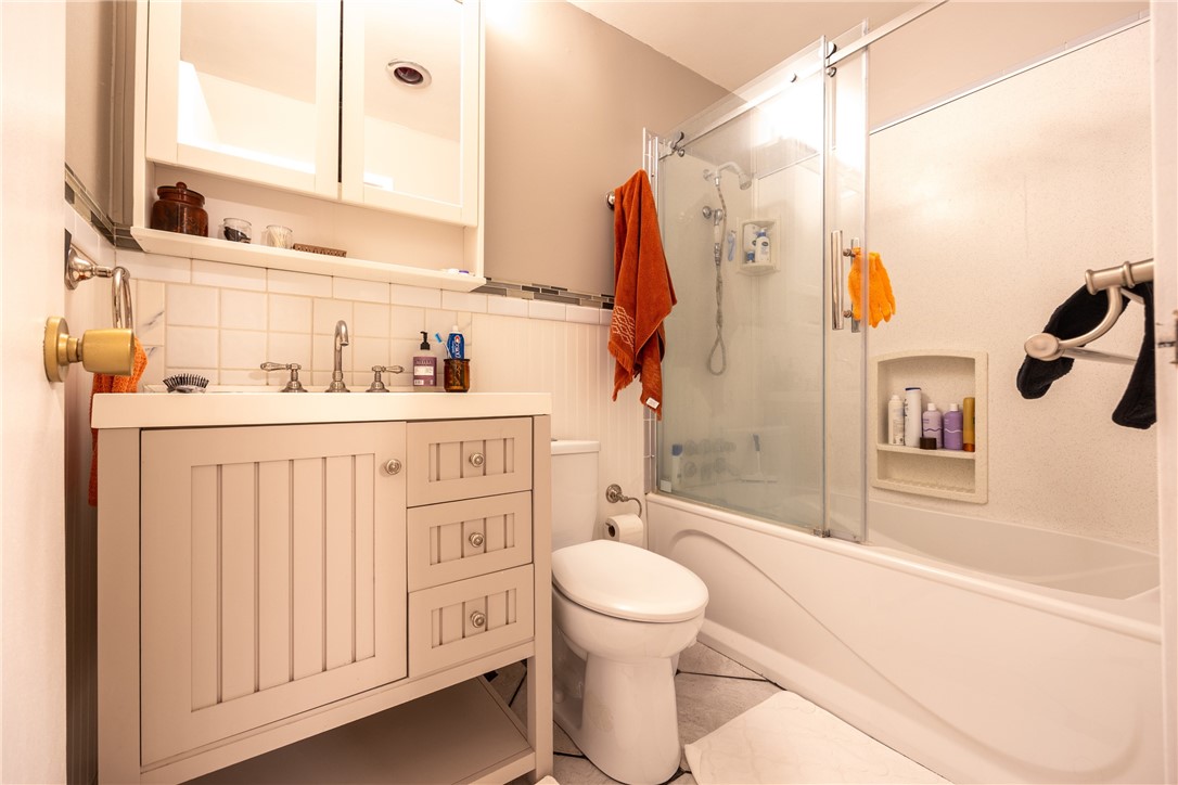 112 WASHINGTON PLACE 11C