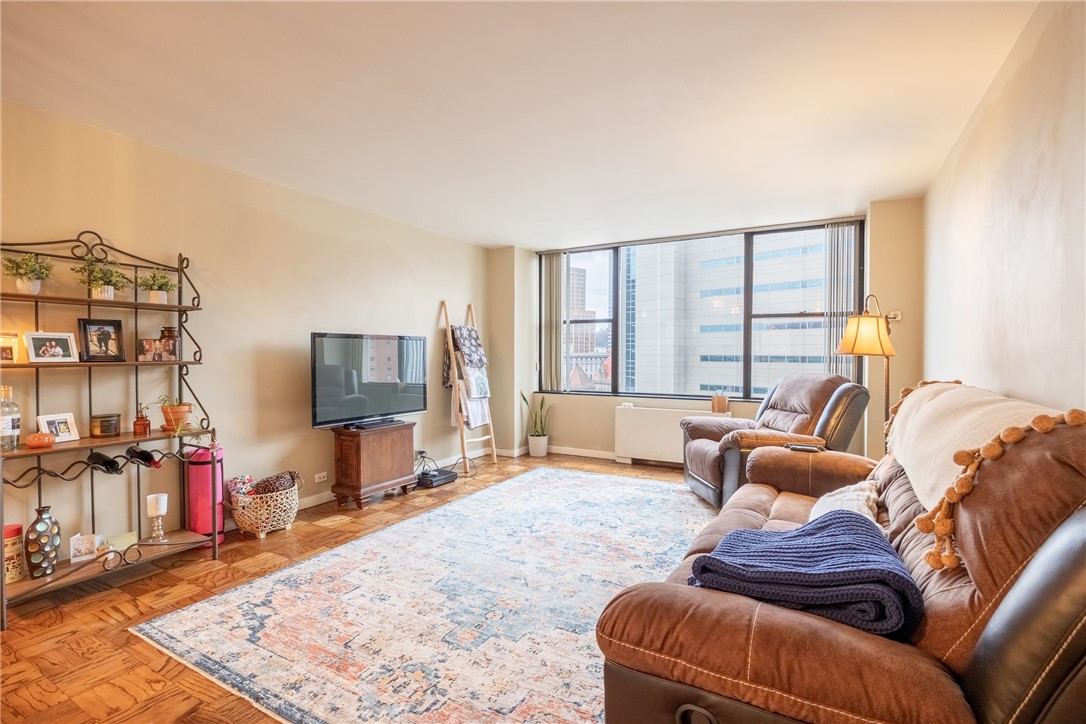 112 WASHINGTON PLACE 11C