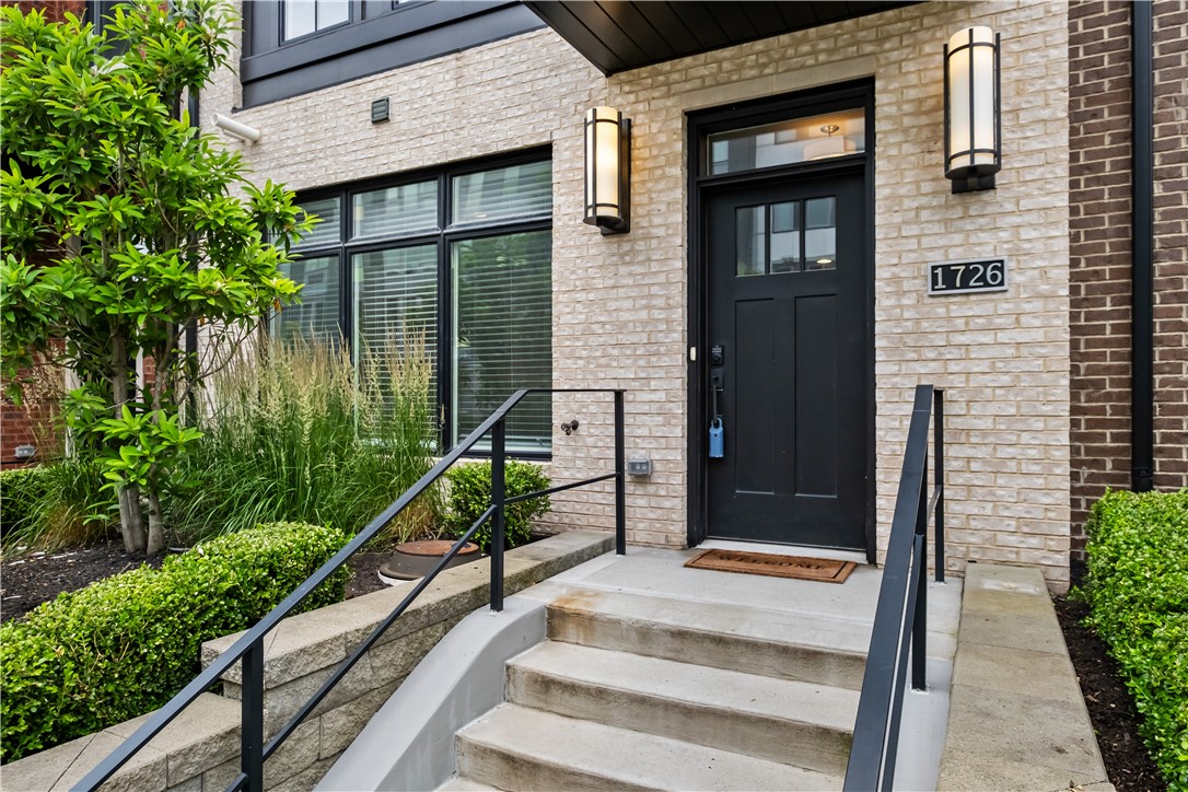 1726 WATERFRONT PLACE