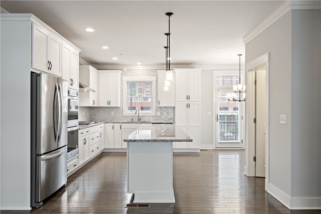 1726 WATERFRONT PLACE