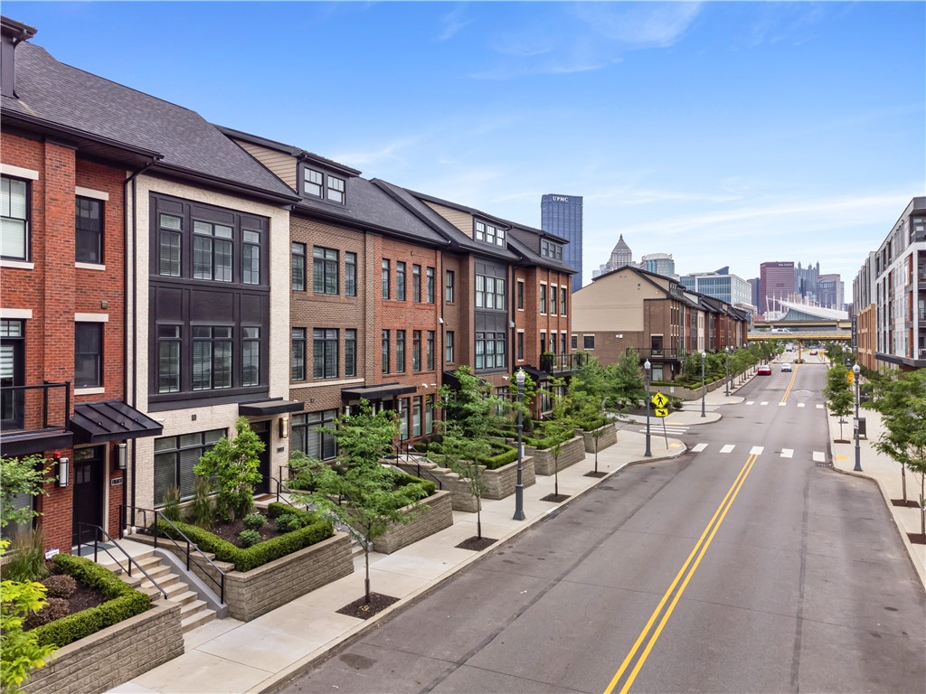 1726 WATERFRONT PLACE