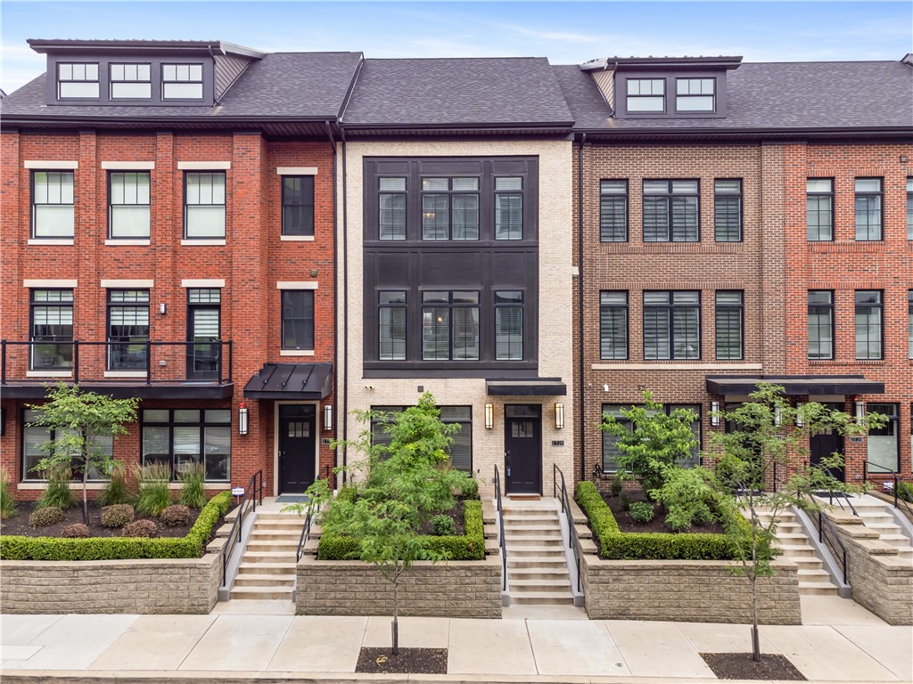 1726 WATERFRONT PLACE